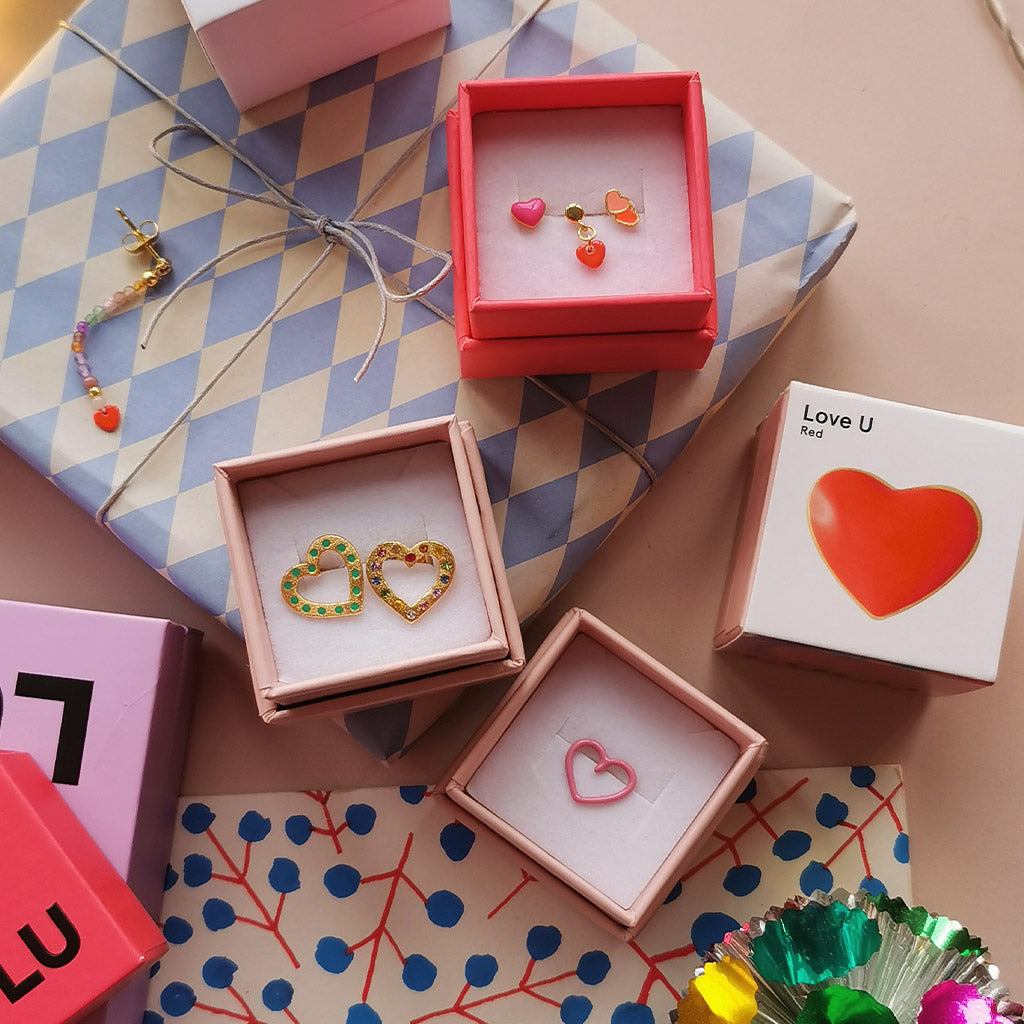 GIFT GUIDE