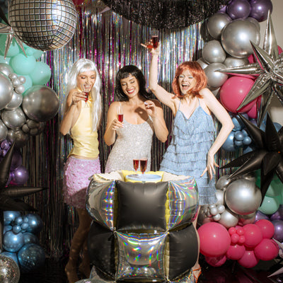 Discokugel als Blickfang für Silvester, Disco-Party oder Geburtstagsfeier