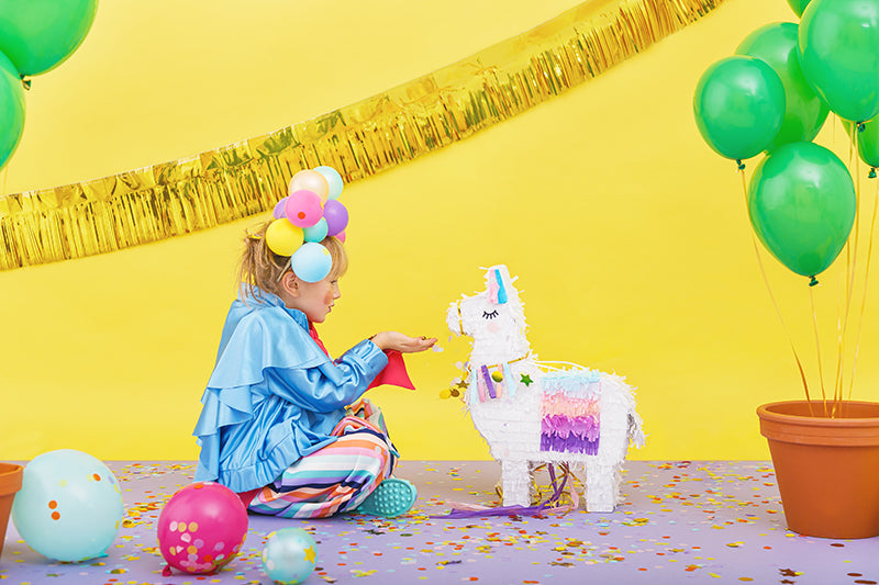 Lama Piñata von PartyDeco als Highlight für Geburtstag, Sommerparty oder Überraschungsparty
