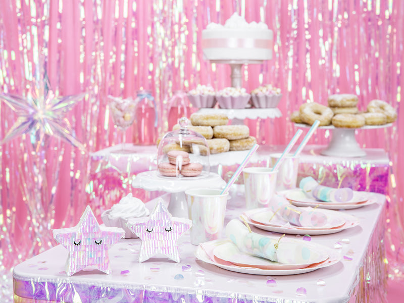 Schimmernde Mini Stern Piñata als Highlight auf einer Candy Bar oder Geburtstagstafel PartyDeco
