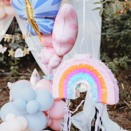 Bunte Regenbogen Piñata von PartyDeco als Dekoration für Geburtstag